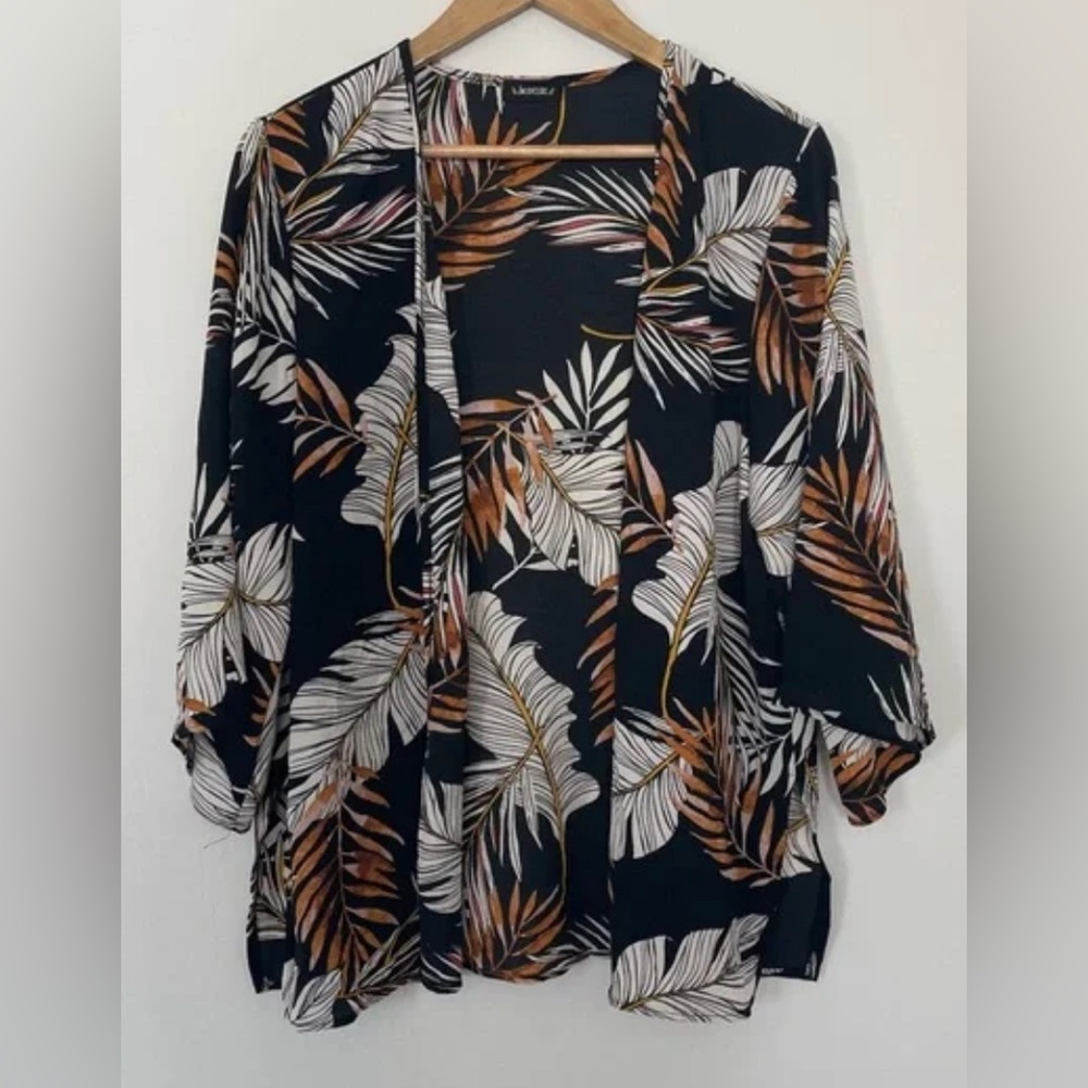 JWLovesme Kimono style cover up, palm leaves print, size large